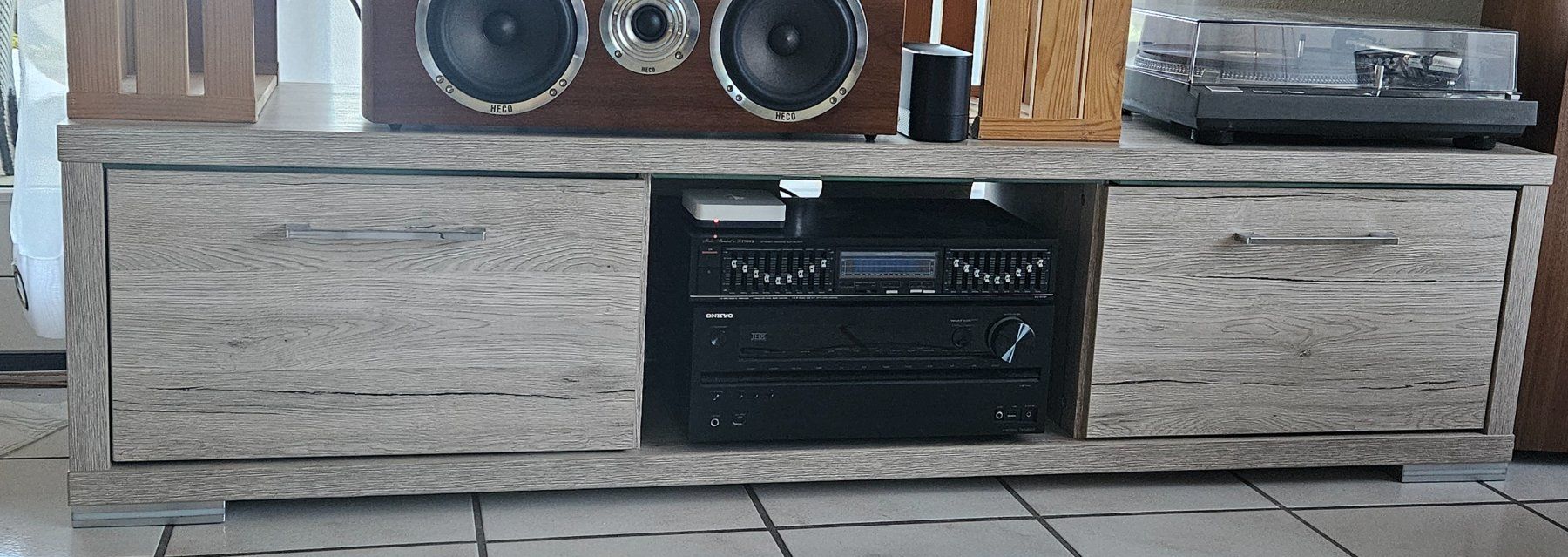 Cassettiere: Vitrine, Sideboard klein, Sideboard gross, Wohnzimmermöbel – Usato da Liestal venduto da RetoZ32 2