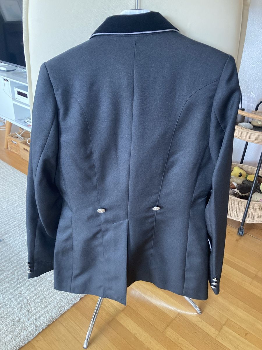 Lotti di vestiti: Turnieroutfit Dressur – Usato da Rüti ZH venduto da Bernhard_Diener 1