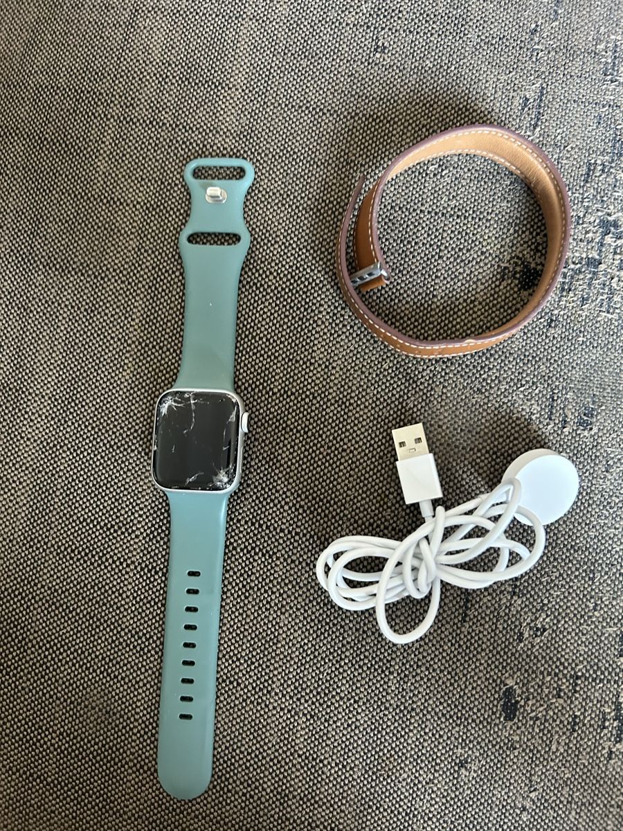 Apple Smartwatch: Apple Watch 5 écran fissuré – Difettoso da Küsnacht ZH venduto da gui_fb7v 2