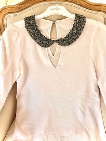 Zartrosa Bluse mit Perlenkragen, Sommerlich chic!