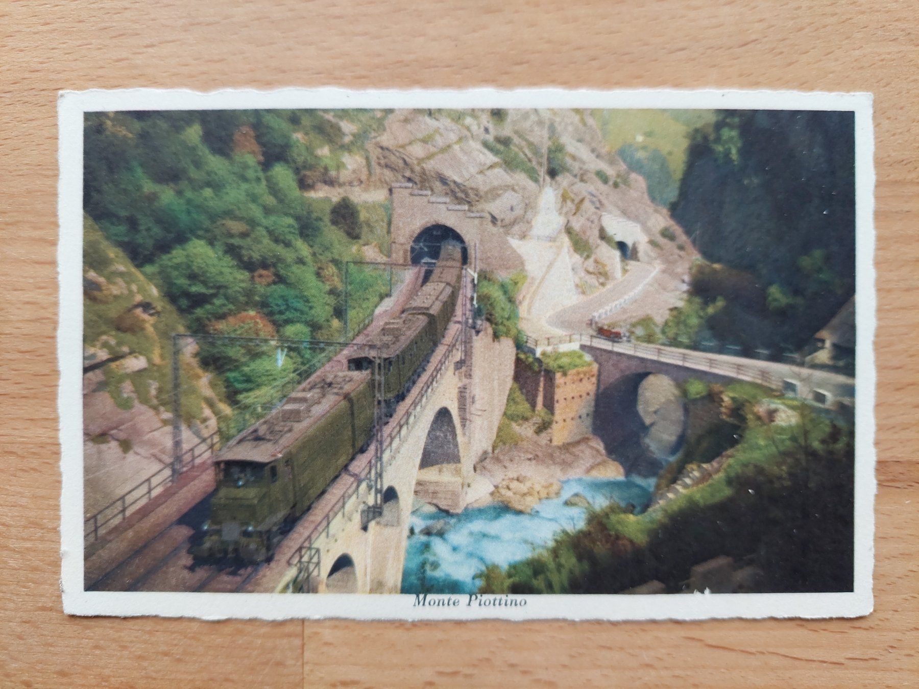 Cartes postales: AK Monte Piottino mit Bahn – D'occasion à Obfelden par Foto_Bild_Kunst_Buch