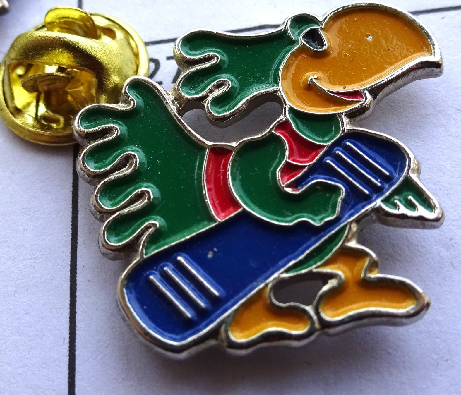 Placchette & Badge: Pin Comics VOGEL  Werbung – Usato da Utzenstorf venduto da BUtter81