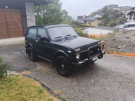 Lada niva 4x4 avec atelage