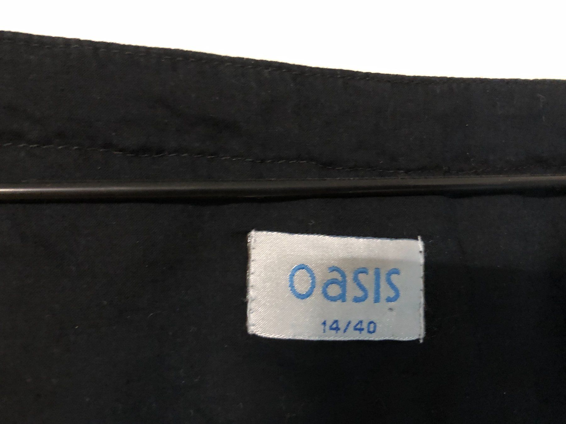 Robes: Cocktailkleid- Abendkleid Oasis  Grösse 40, Seide – D'occasion à Fischbach-Göslikon par 78anna 2