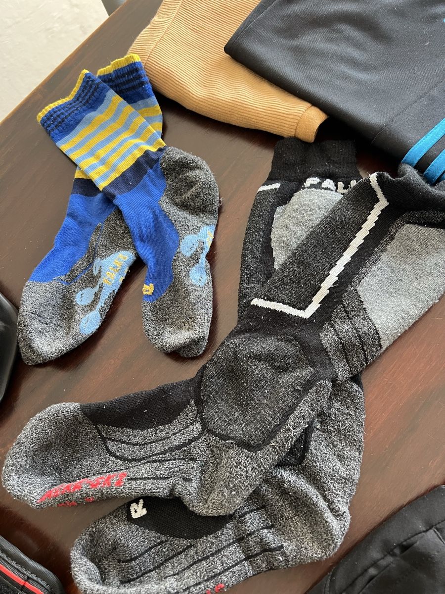 Lotti & Set di vestiti: Sportbekleidung Set 7 Grösse 140 – Usato da Zollikon venduto da Peiler01 4