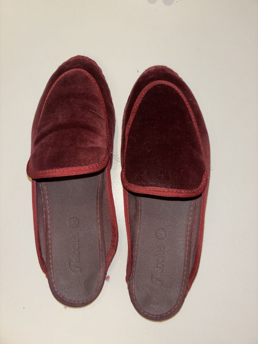 Damenschuhe: Flabelus Pantoffeln aus Wildleder Rot – Gebraucht aus Zollikon von han_rvt8