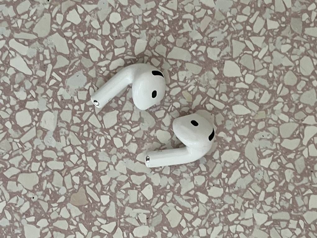 Apple Cuffie: Apple AirPods 4 Kopfhörer – Usato da Zürich venduto da Yeli79 1