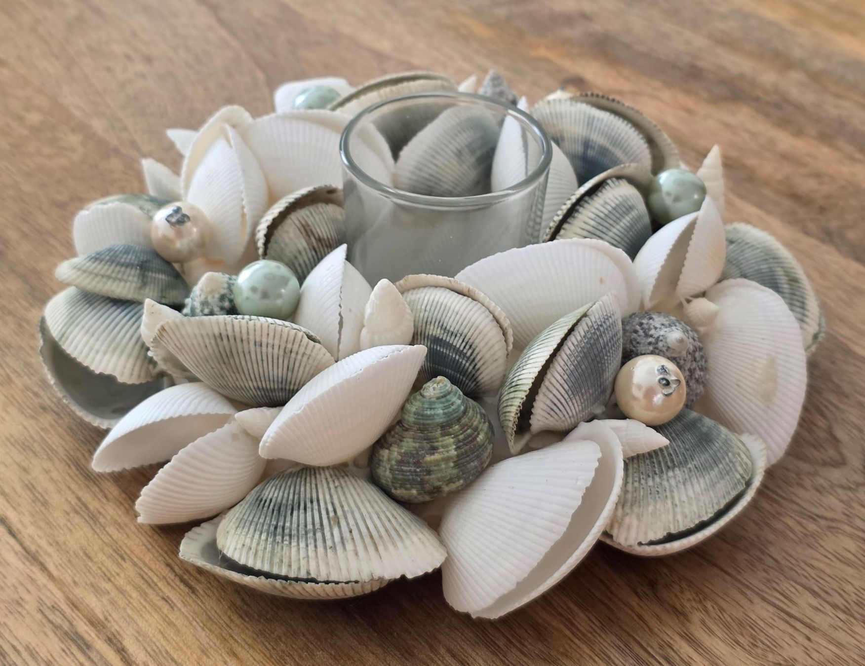 Portacandele: Kerzenhalter mit Muscheln und Perlen – Usato da Rheinsulz venduto da Dred