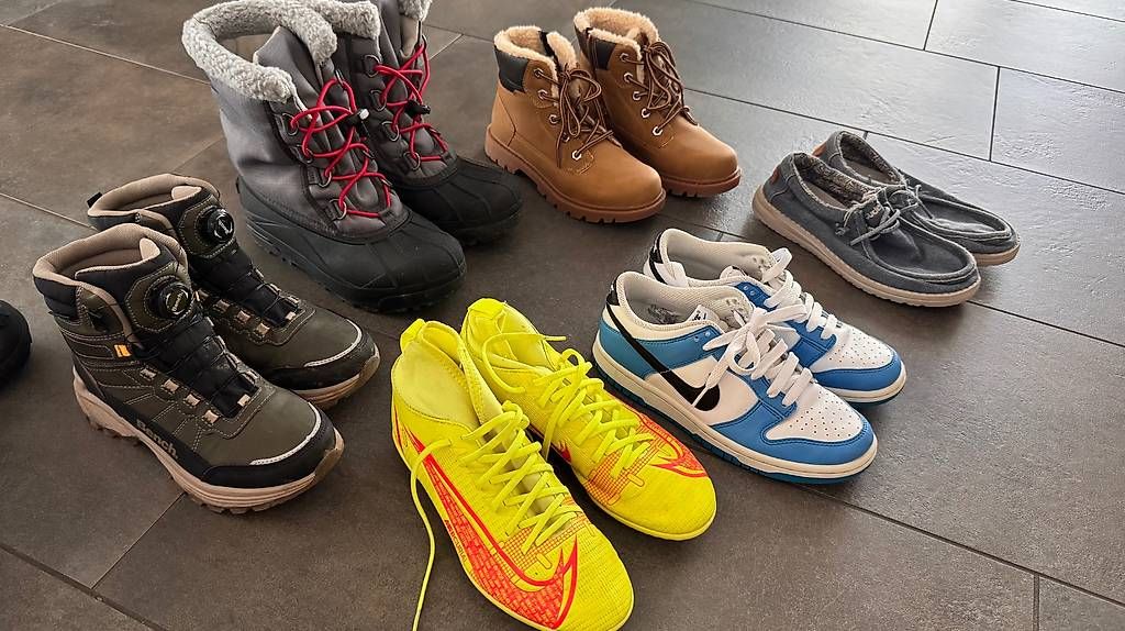 Chaussures garçon: Kinderachuhe – D'occasion à Unterengstringen par bar_d8mn