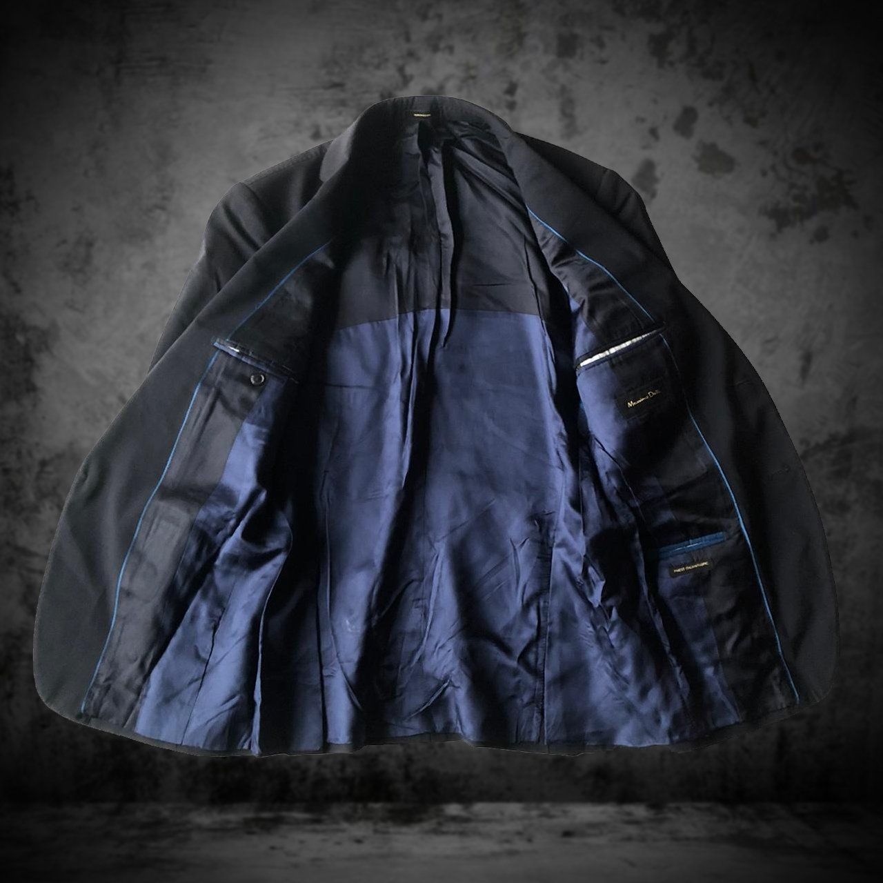 Massimo Dutti Completi, tute sportive e funzionali: Suit Massimo Dutti Black Men 38 – Usato da Genève venduto da ang_7j7j 2