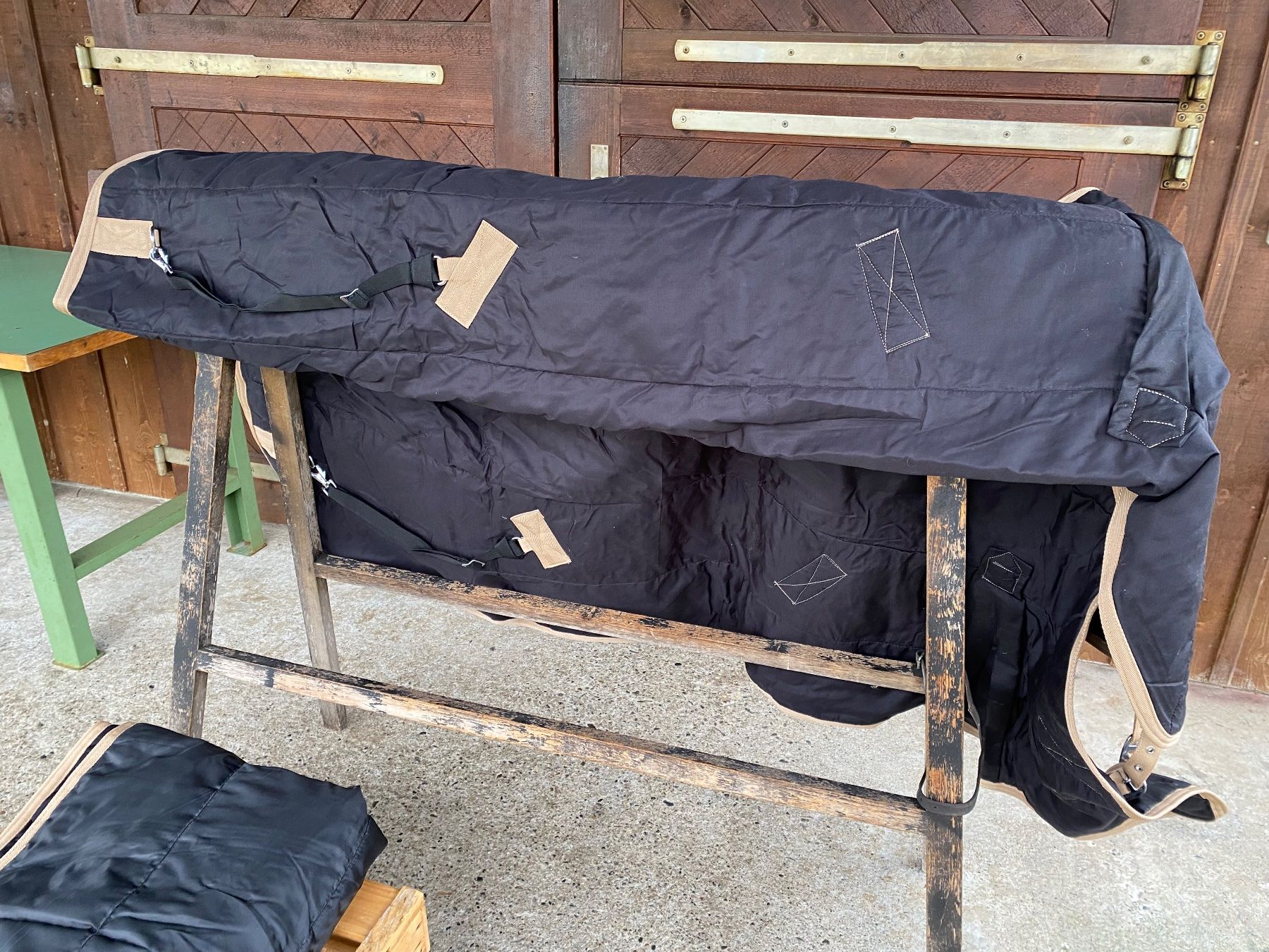 Carrozze: 2 schöne schwarze Stalldecken – Usato da Feldbach venduto da Fea1 6