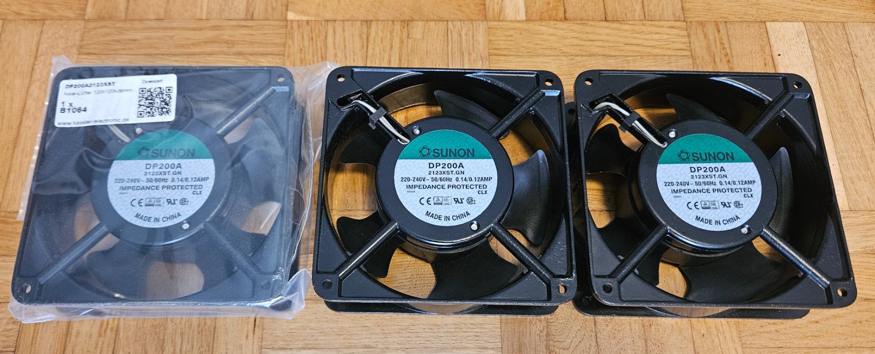 Ventilatori: 3x Ventilator 230V DP200A-2123XST.GN - Versand – Nuovo (secondo la descrizione) da Basel venduto da Blackmav 1
