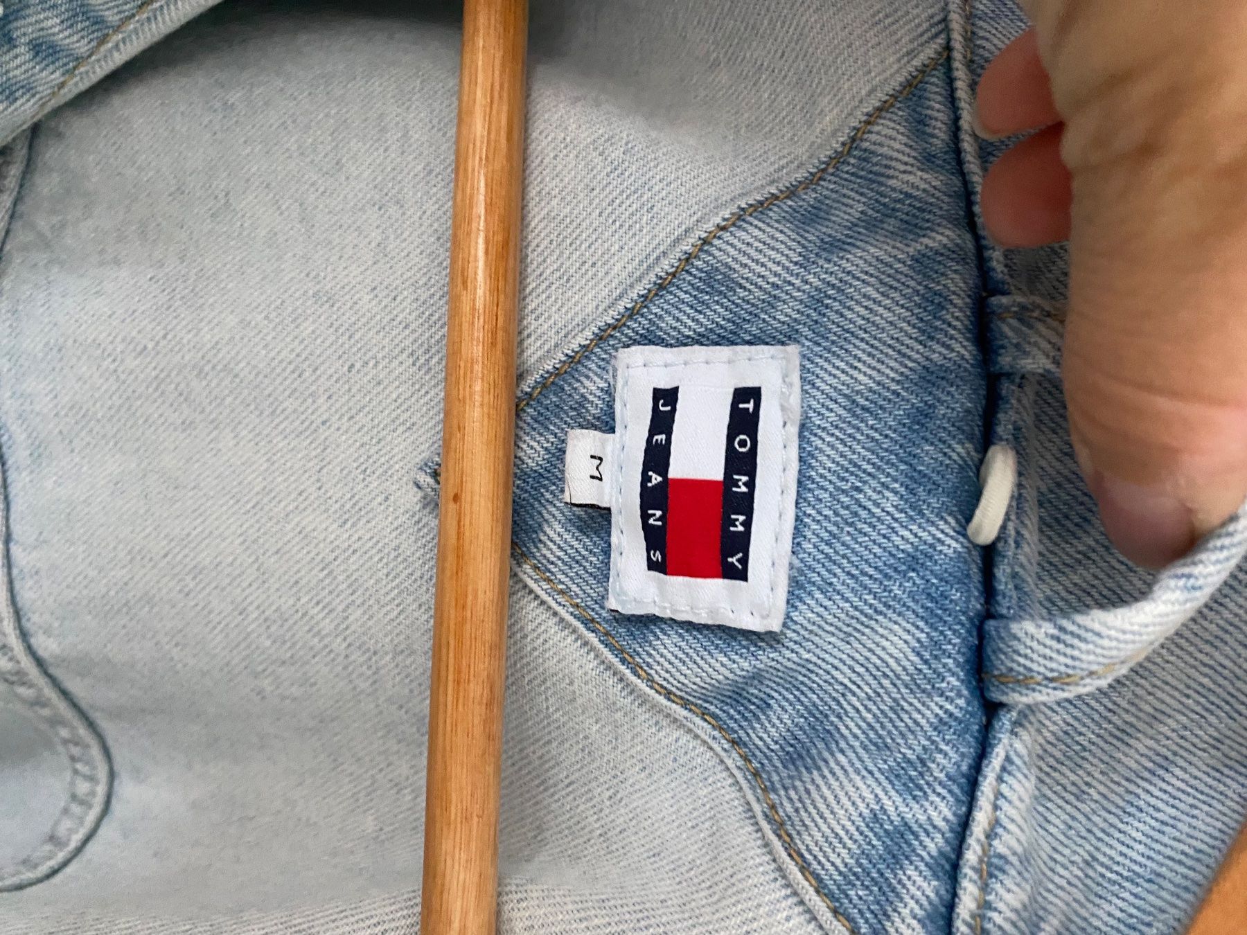 Tommy Hilfiger Giacche: Jeansjacke Tommy Jeans hellblau Grösse M – Nuovo (secondo la descrizione) da Einsiedeln venduto da csunshine91 2