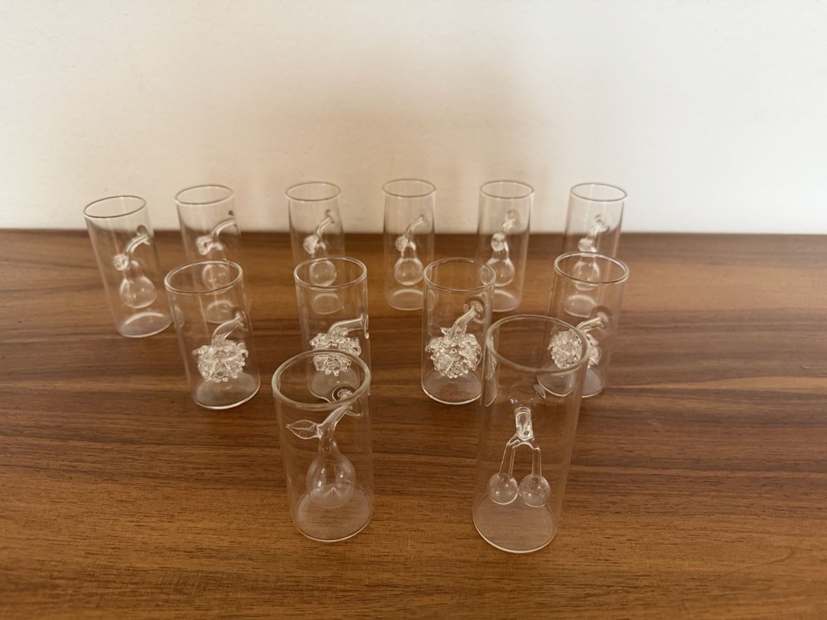 Bicchieri: 12 Rare Schnapsgläser / Shotgläser  mit Glasfrucht Vintage – Usato da Zürich venduto da moramses