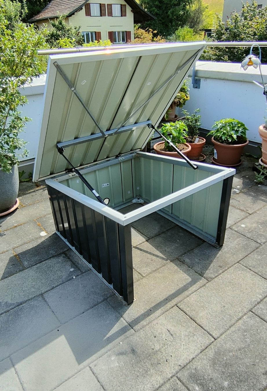 Box contenitori: Gartenbox oder Mäherunterstand – Usato da Hausen am Albis venduto da shoesli 3