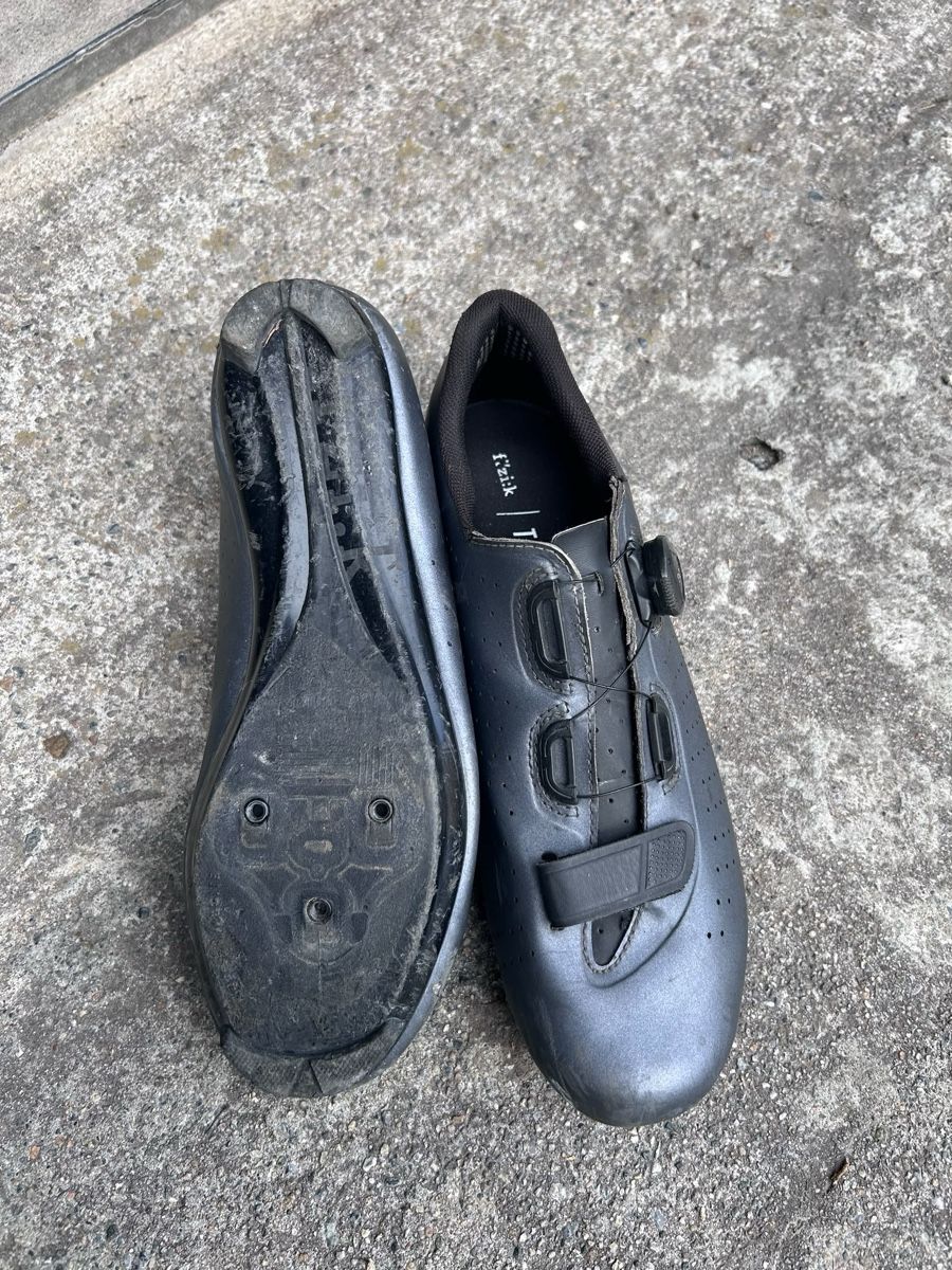 Fizik Scarpe da uomo: Fizik Rennradschuhe Grösse 43 gebraucht – Usato da Davos Platz venduto da Forumraida