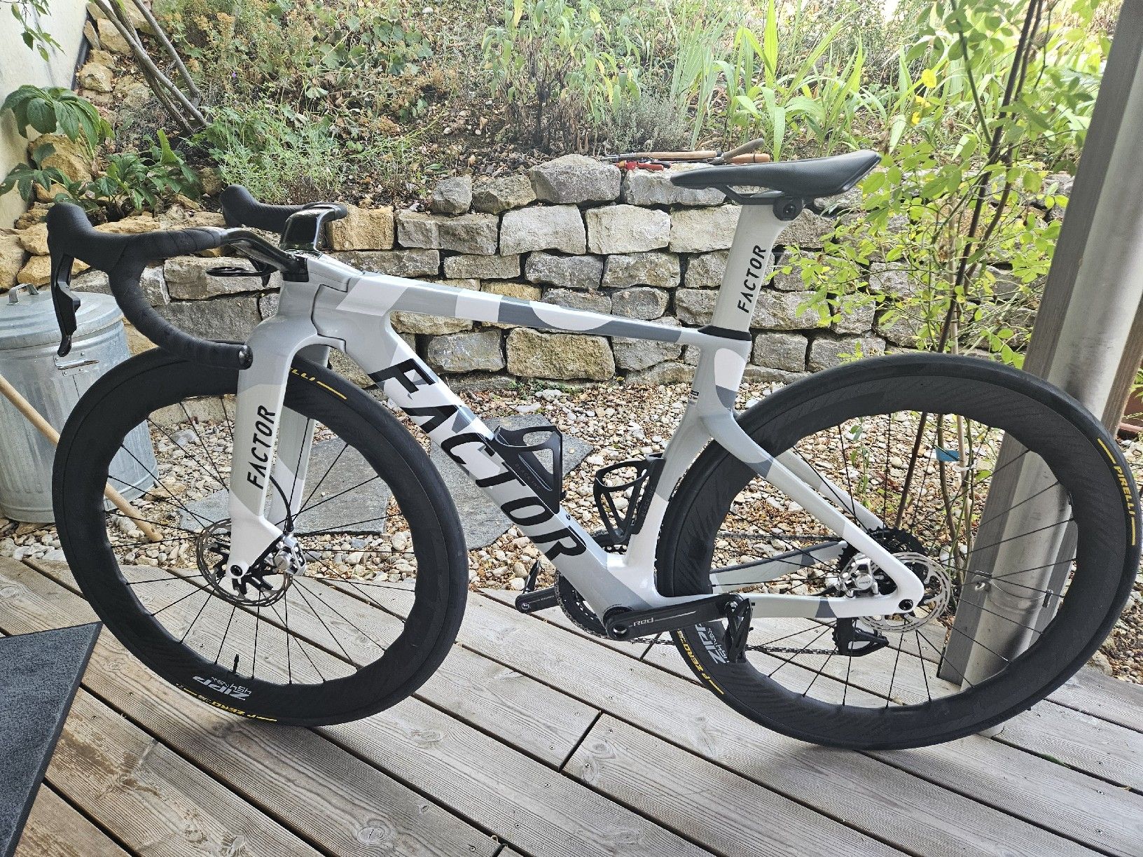 Sram Biciclette: Factor One SRAM RED – Nuovo (secondo la descrizione) da Ramlinsburg venduto da Mis_Telly 1