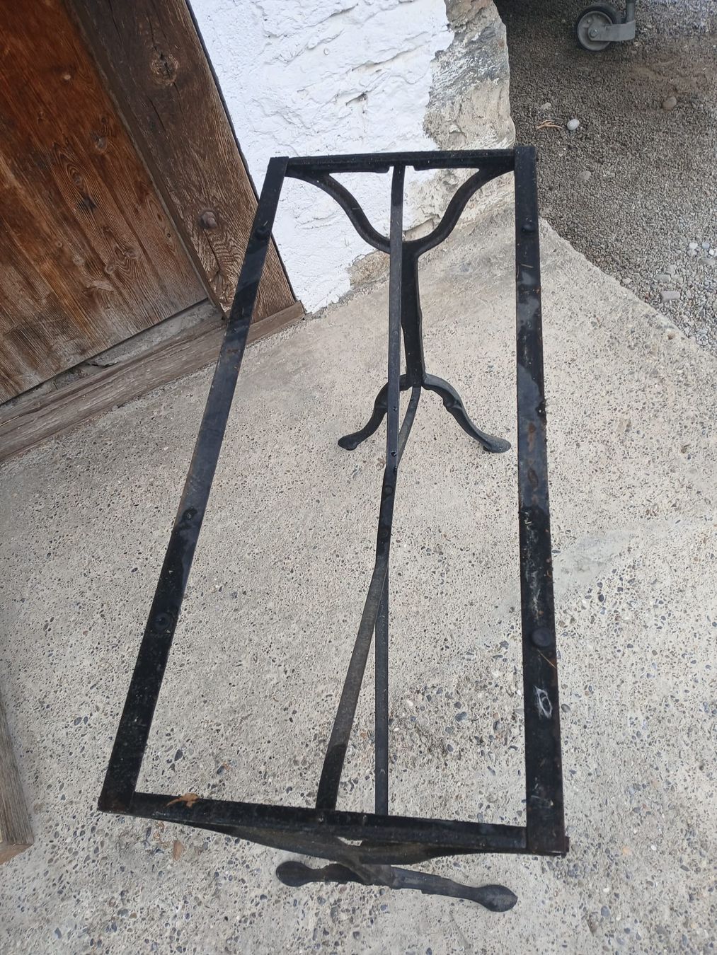 Sonstiges Mobiliar: Tischgestell aus Eisen, antik Stil, schwarz – Gebraucht aus Obfelden von Alf2005 1