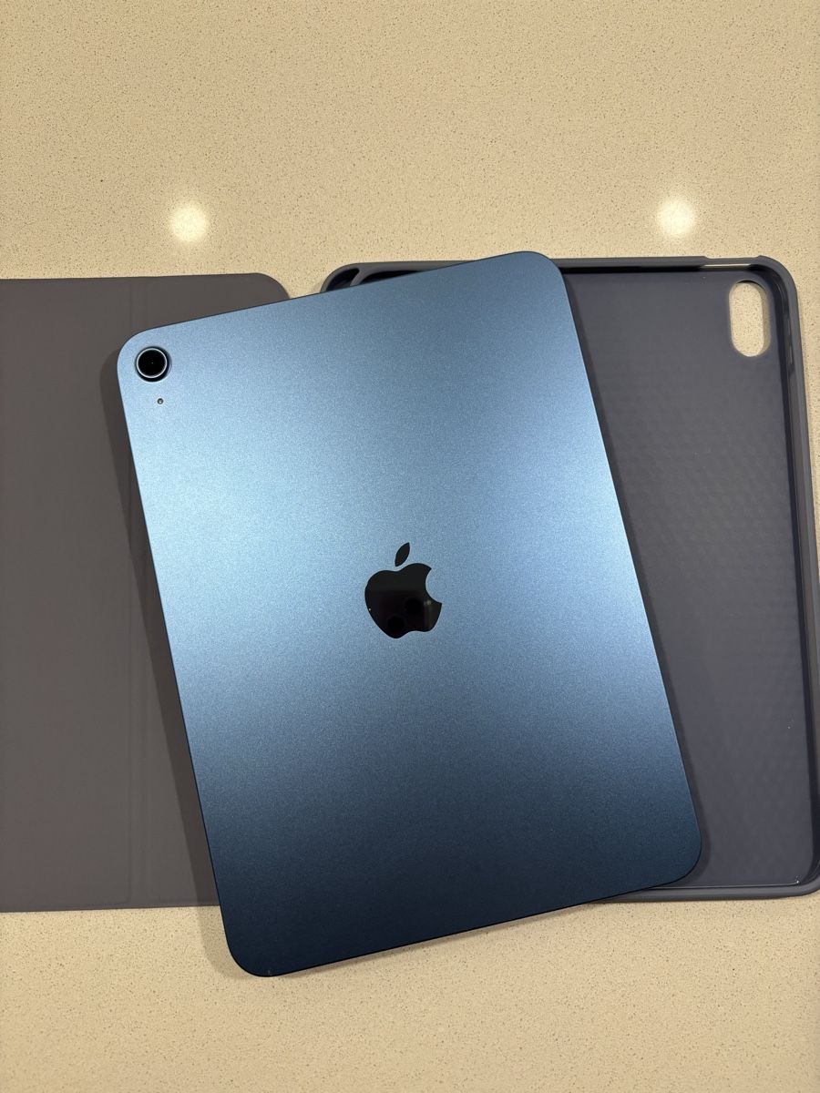 Apple Tablet PC: iPad 11, 128 GB blue mit Hülle – Nuovo (secondo la descrizione) da Lausen venduto da Eskimo2002