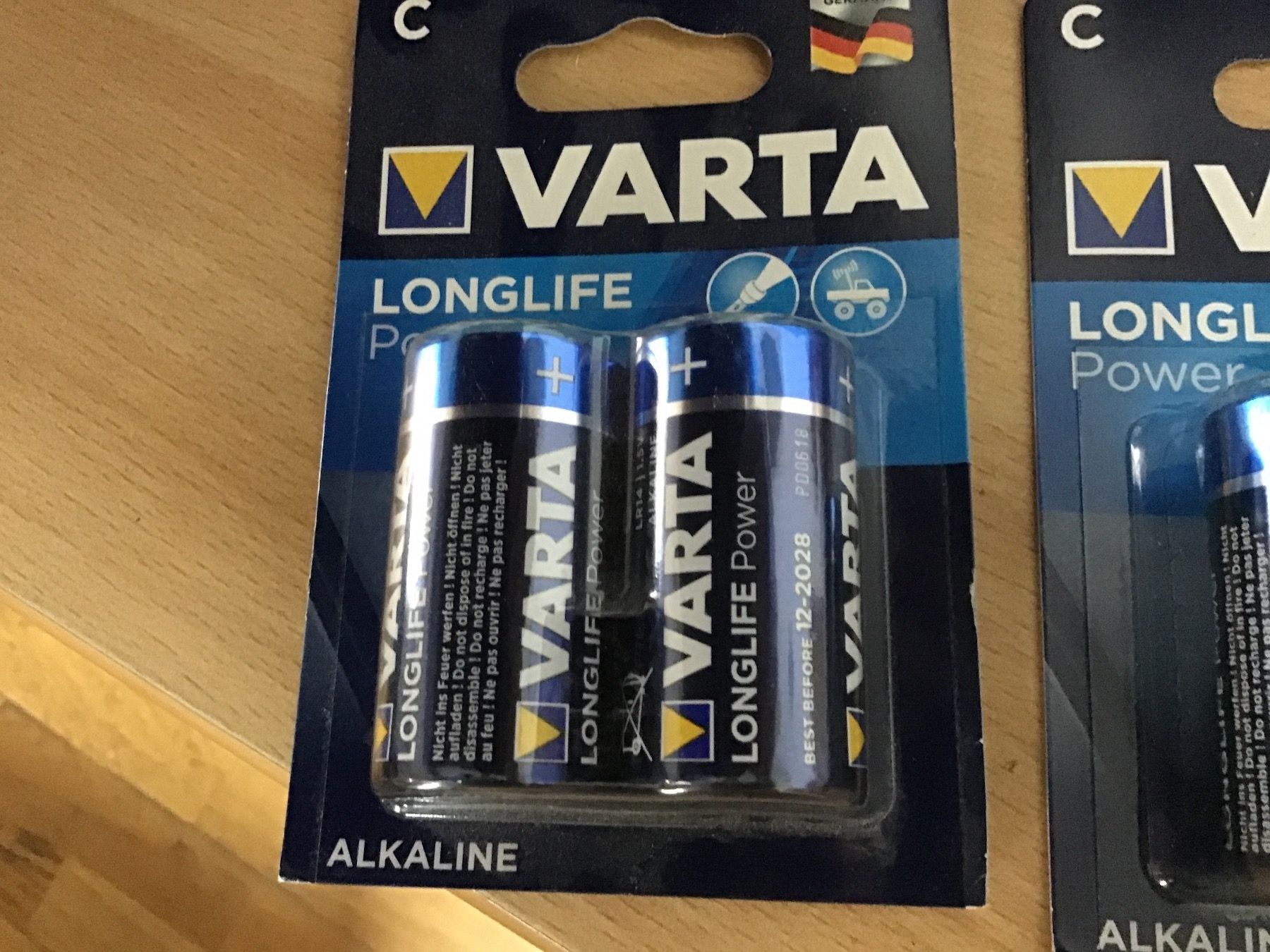 Varta Caricatori & Batterie: 18 grosses piles Varta LR14 – Nuovo e nell'imballaggio originale da Lausanne venduto da topthai 1
