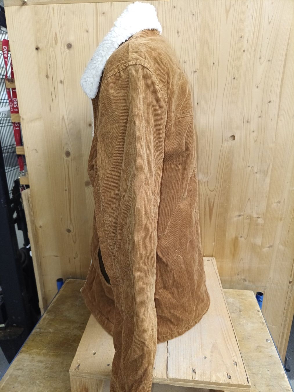 Giacche: Warme Cordjacke mit Teddyfellkragen – Usato da Wängi venduto da Ladys_First 1