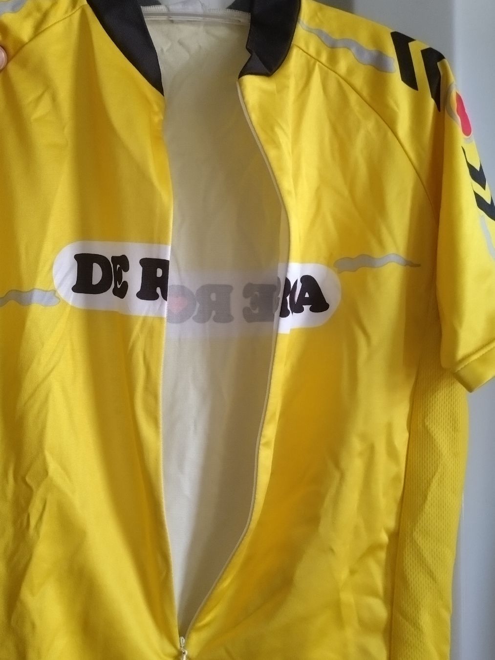 Leibchen & Hosen: Maillot de cyclisme De Rosa jaune, vintage – Gebraucht aus Farvagny-le-Grand von LaCaverne 5