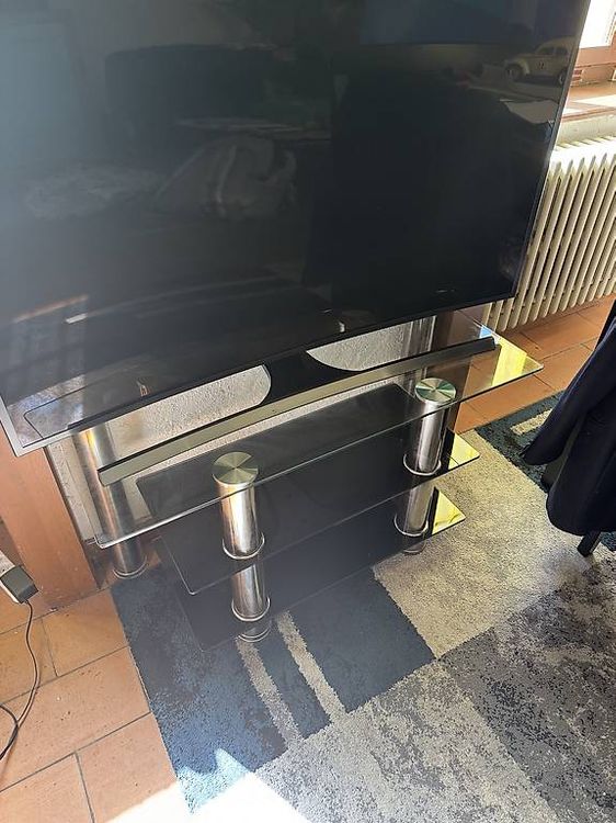 Meuble TV en verre et métal Design moderne (Gebraucht) in Bevaix für ...