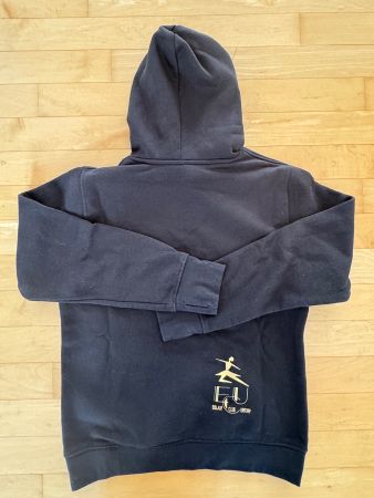 Schwarzer Hoodie mit Eislauflogo