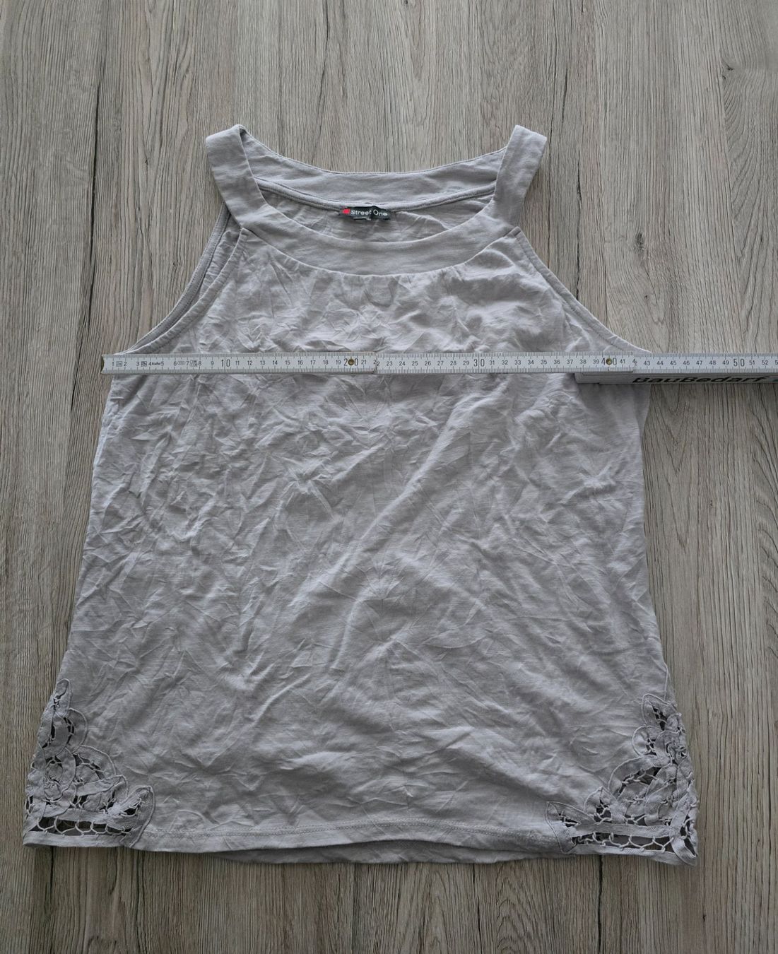 Top: Herziges Streetone Knittertop – Usato da Zürich venduto da Sustainability