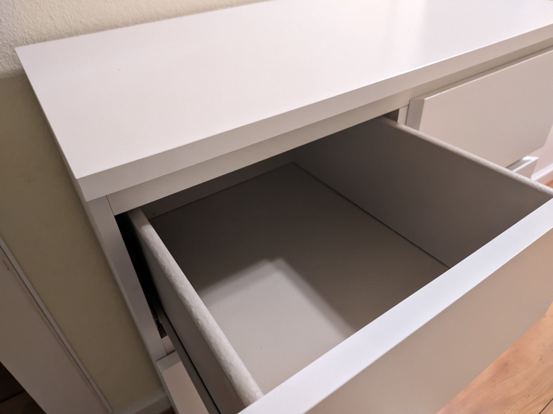 Ikea Cassettiere: Malm Schubladenschrank – Usato da Basel venduto da gas_sg2l 3