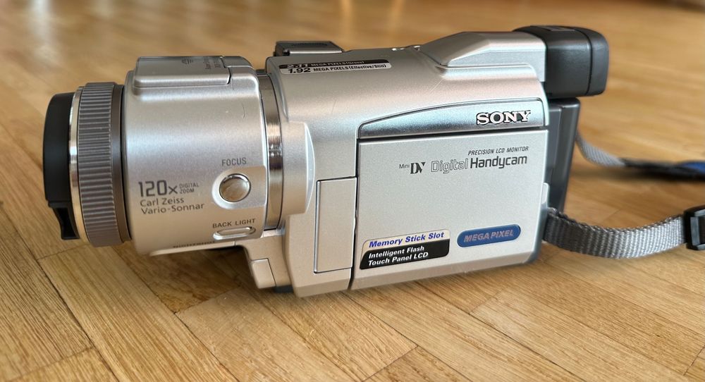 Sony digital vidéo camera recorder DCRTRV60E Kaufen auf Ricardo