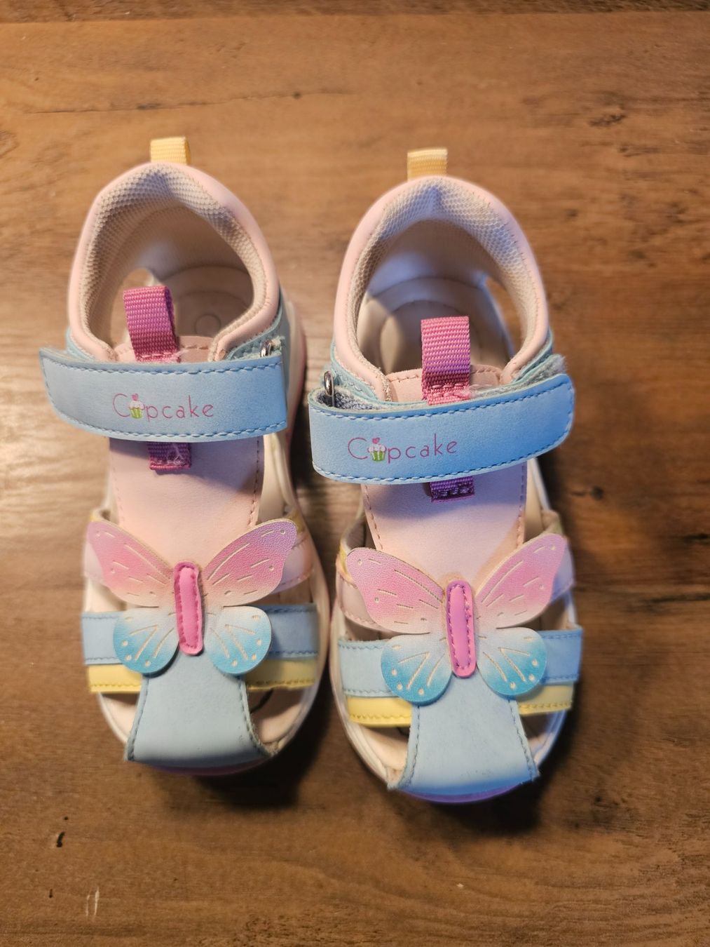 Scarpe per ragazze: Schuhe Sandalen Gr. 22 – Usato da Engi venduto da kat_7zfx