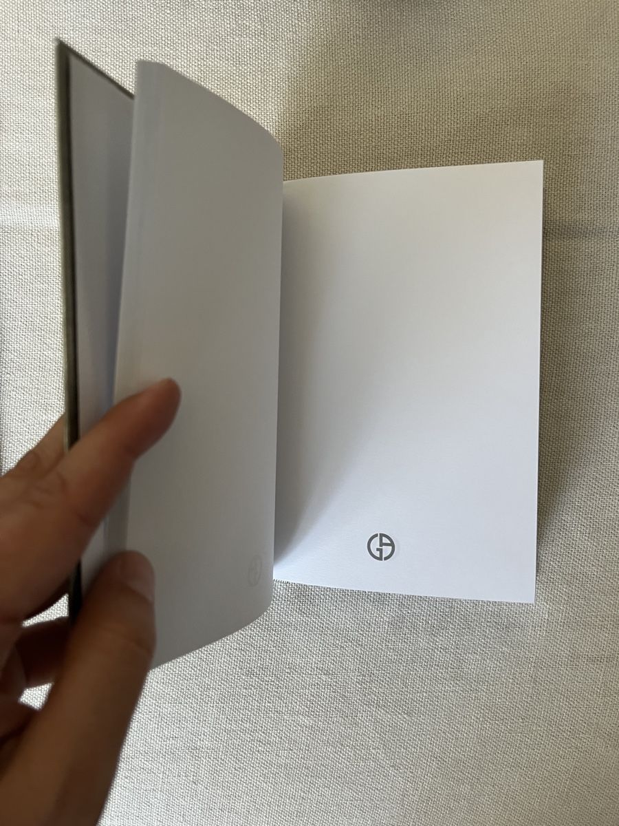Libri: Quadernino Giorgio Armani NUOVO. – Nuovo e nell'imballaggio originale da Mendrisio venduto da cost.del 2