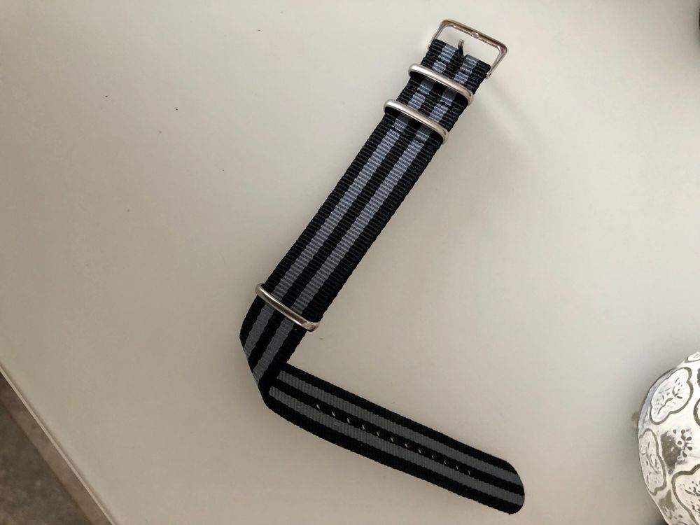 James Bond 007 Nato Strap für Omega 22 mm 5
