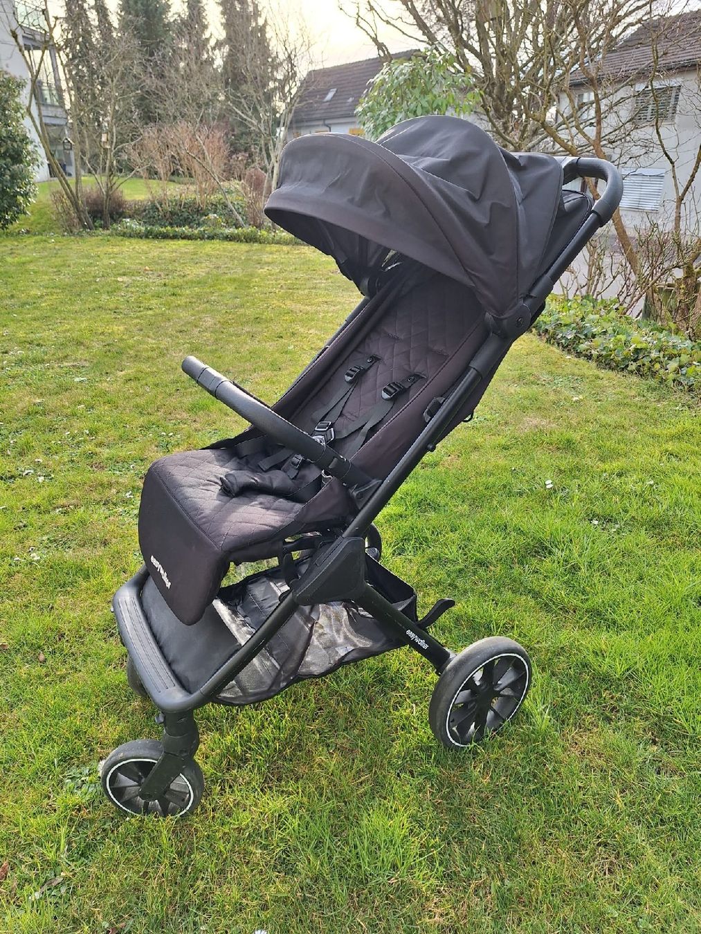 Easywalker Carrozzine: Easywalker Jackey 2 XL Buggy - Schwarz! – Usato da Worben venduto da Quest
