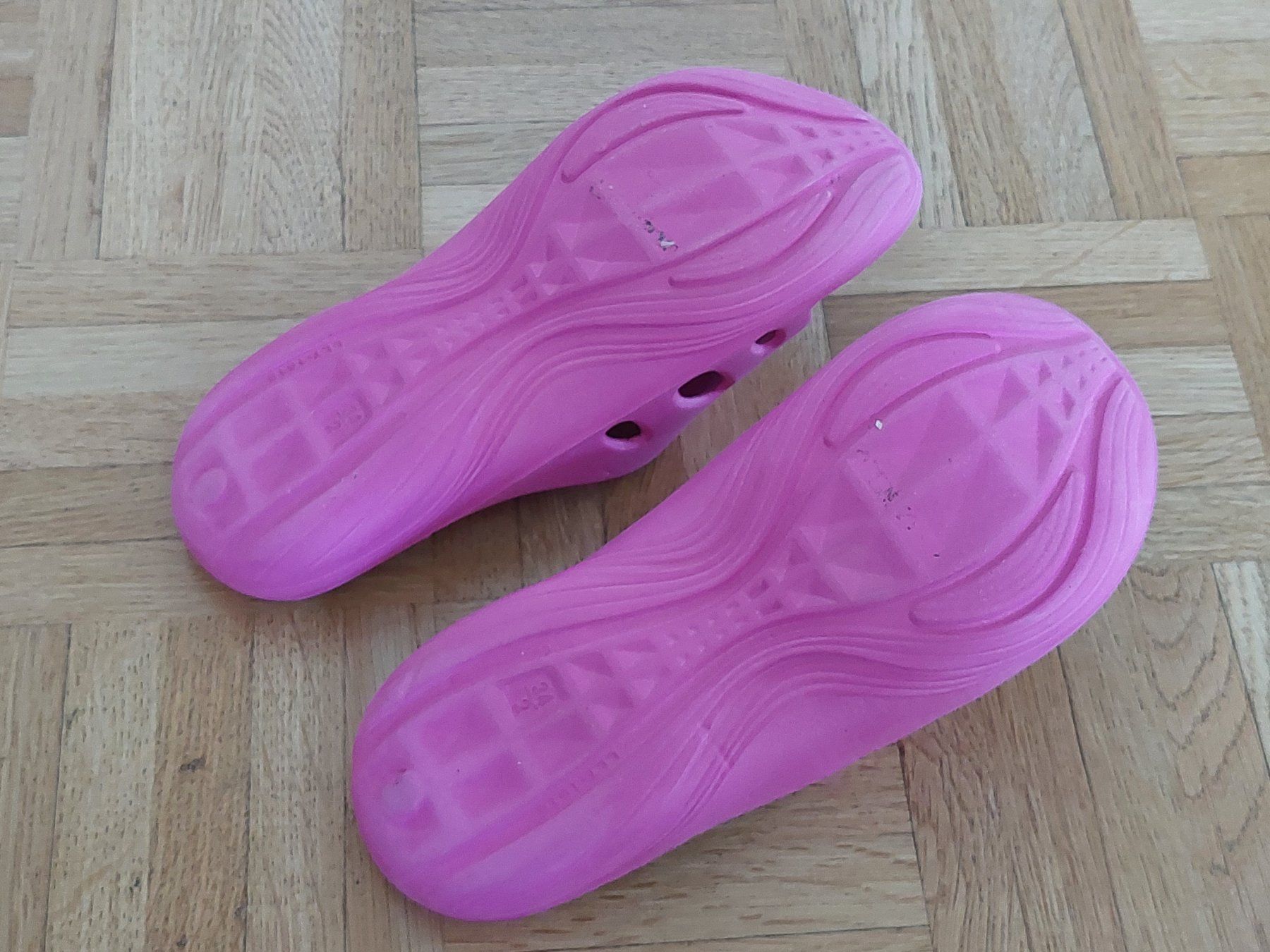 Scarpe per ragazze: Badesandalen Pink Gr. 34 – Usato da Pfäffikon SZ venduto da max_5ylc 1