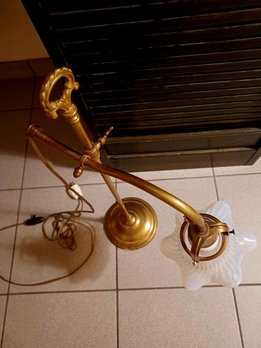 Lampen: Antike Jugendstil-Tischlampe, Messing – Defekt aus Zürich von Lisette_333 2