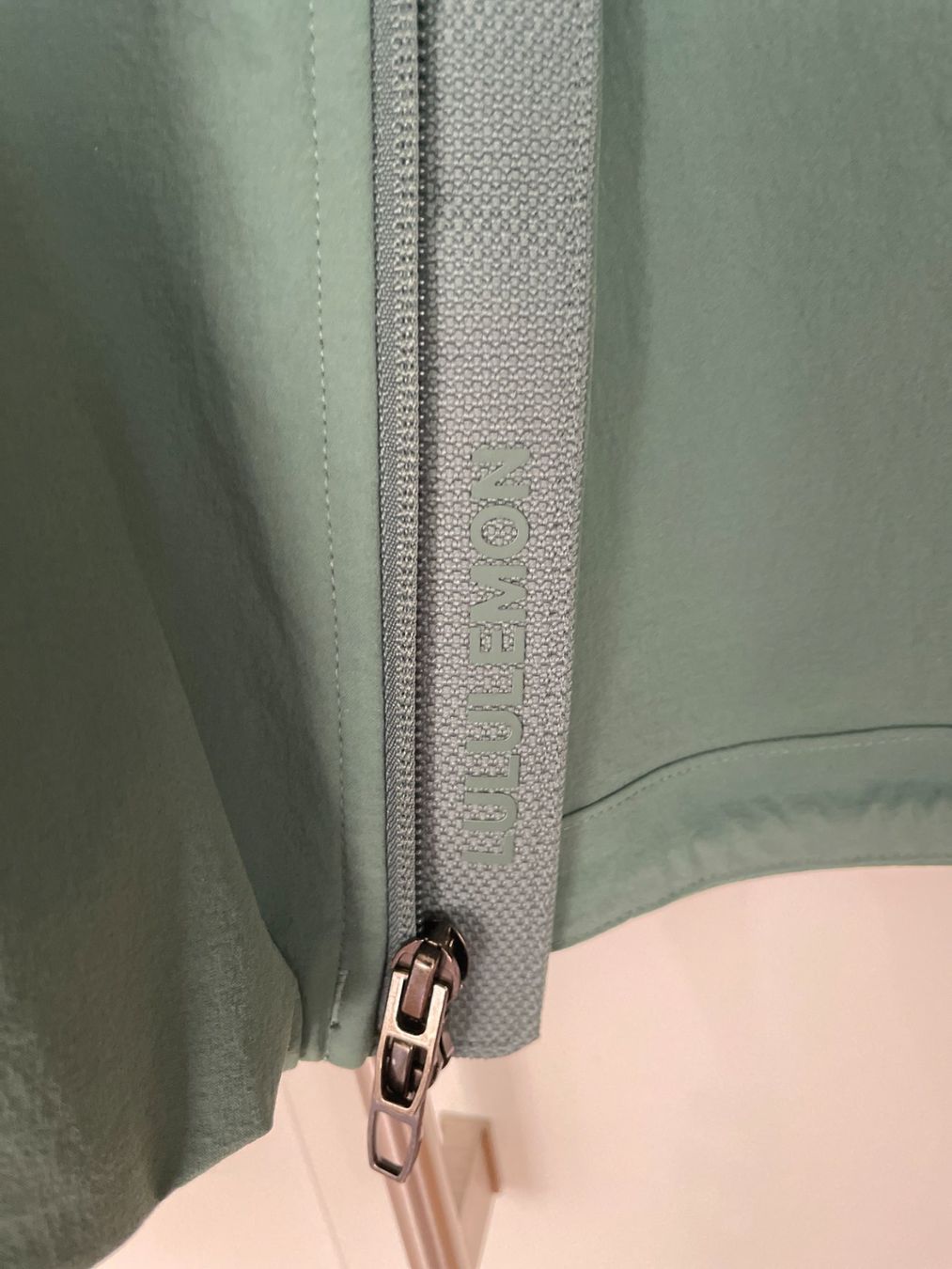 Lululemon Vestes: Herrenjacke Lululemon (Freizeit / Golf) – D'occasion à Zürich par pba_original 9