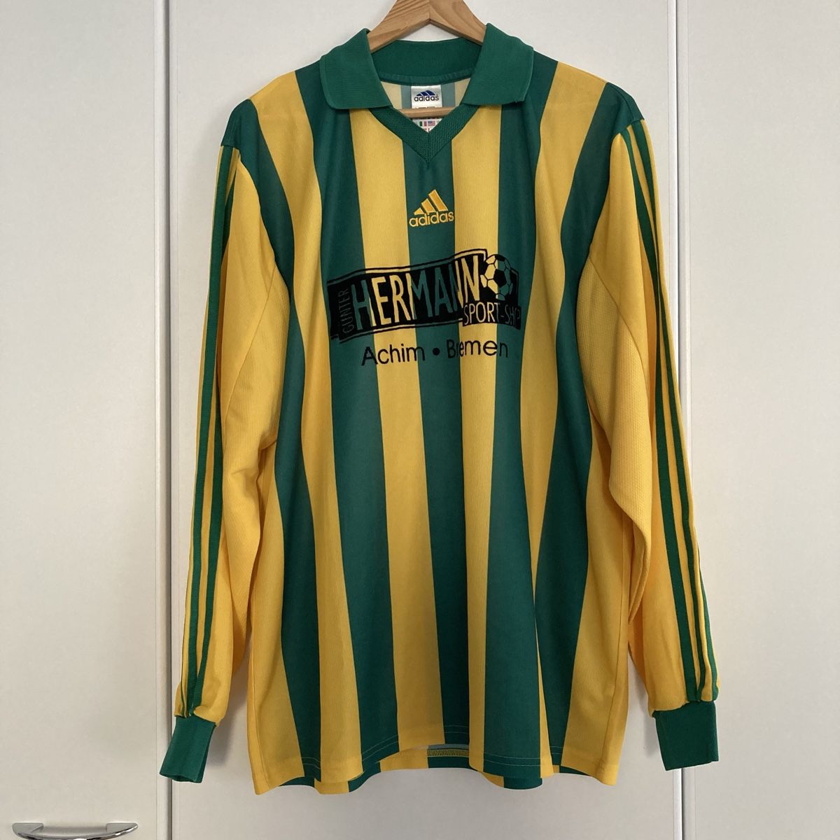 Adidas Canottiere & Pantaloni: Adidas Trikot 2000 – Usato da Bern venduto da bur_033
