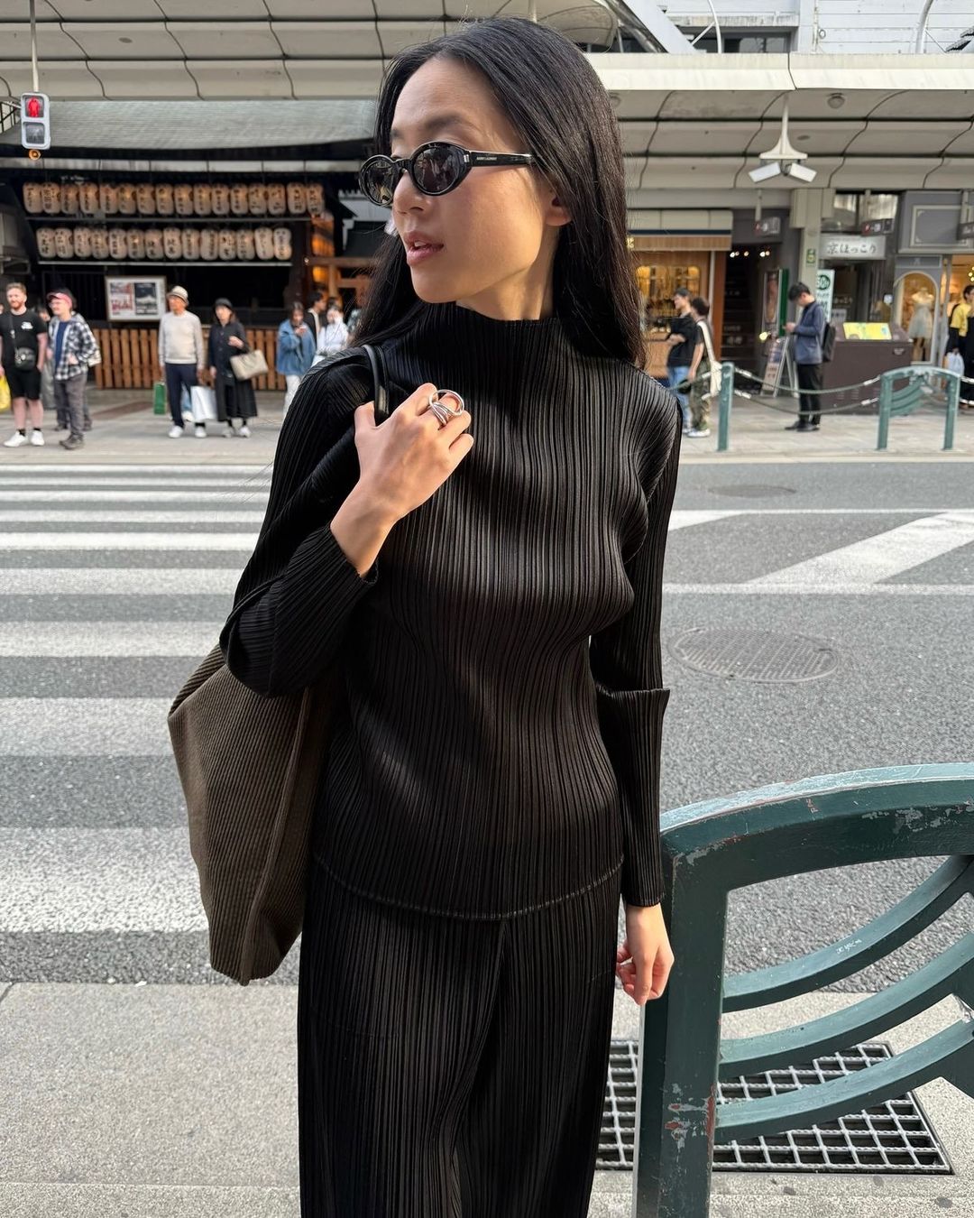 Issey Miyake Top: Pleats Please Issey Miyake – Usato da Fribourg venduto da vale.vas