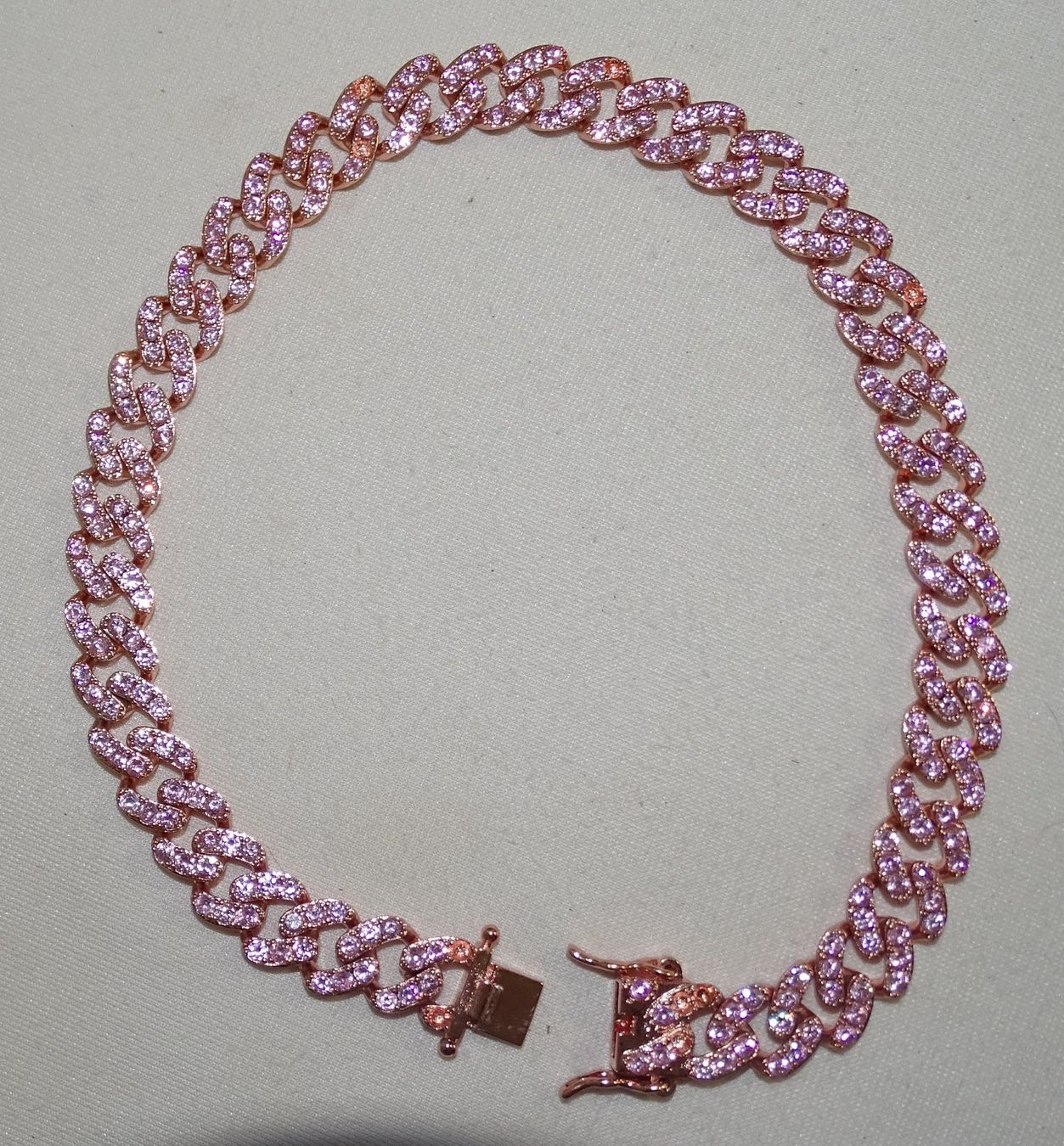 Ketten: ***TOP*** Halskette Rosa mit Punktsteinen ***TOP*** – Neu (gemäss Beschreibung) aus Zofingen von Felix459 2