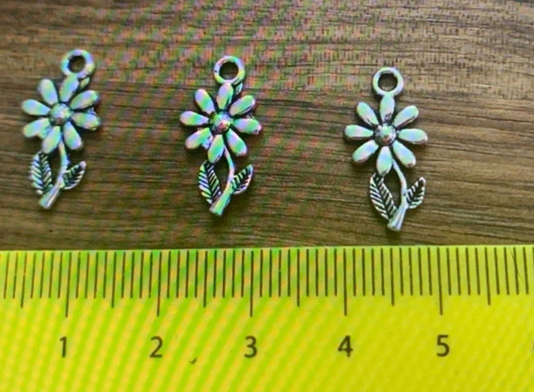 Ciondoli: 3 Blumen Anhänger / Glücksbringer DIY Basteln – Nuovo e nell'imballaggio originale da Beromünster venduto da msklef