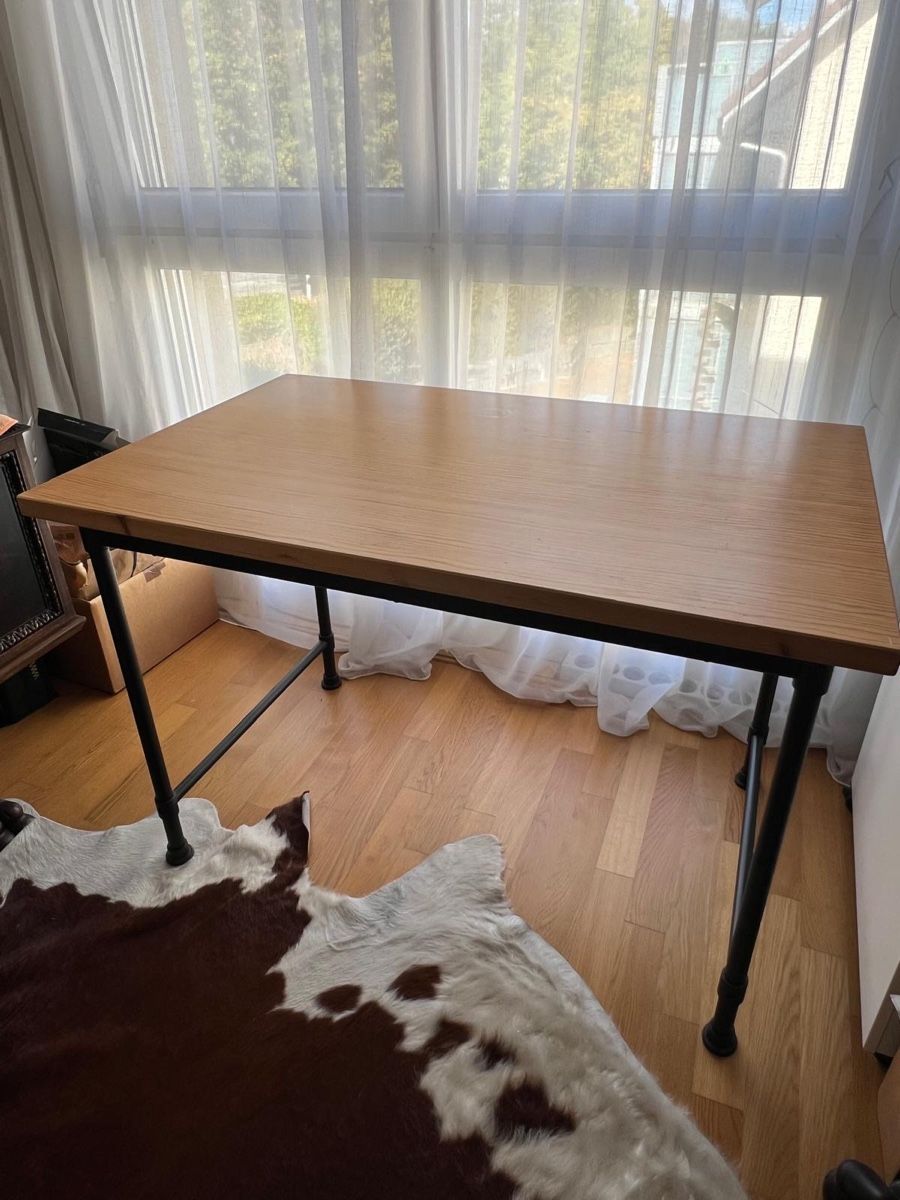 Scrivanie: Holz Schreibtisch – Usato da Niederwil AG venduto da sgroot01
