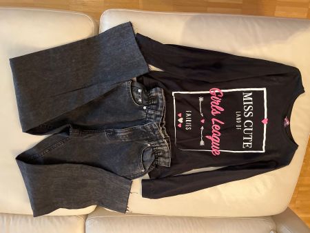 Lang arm Shirt und schwarze Bershka Jeans gr 34