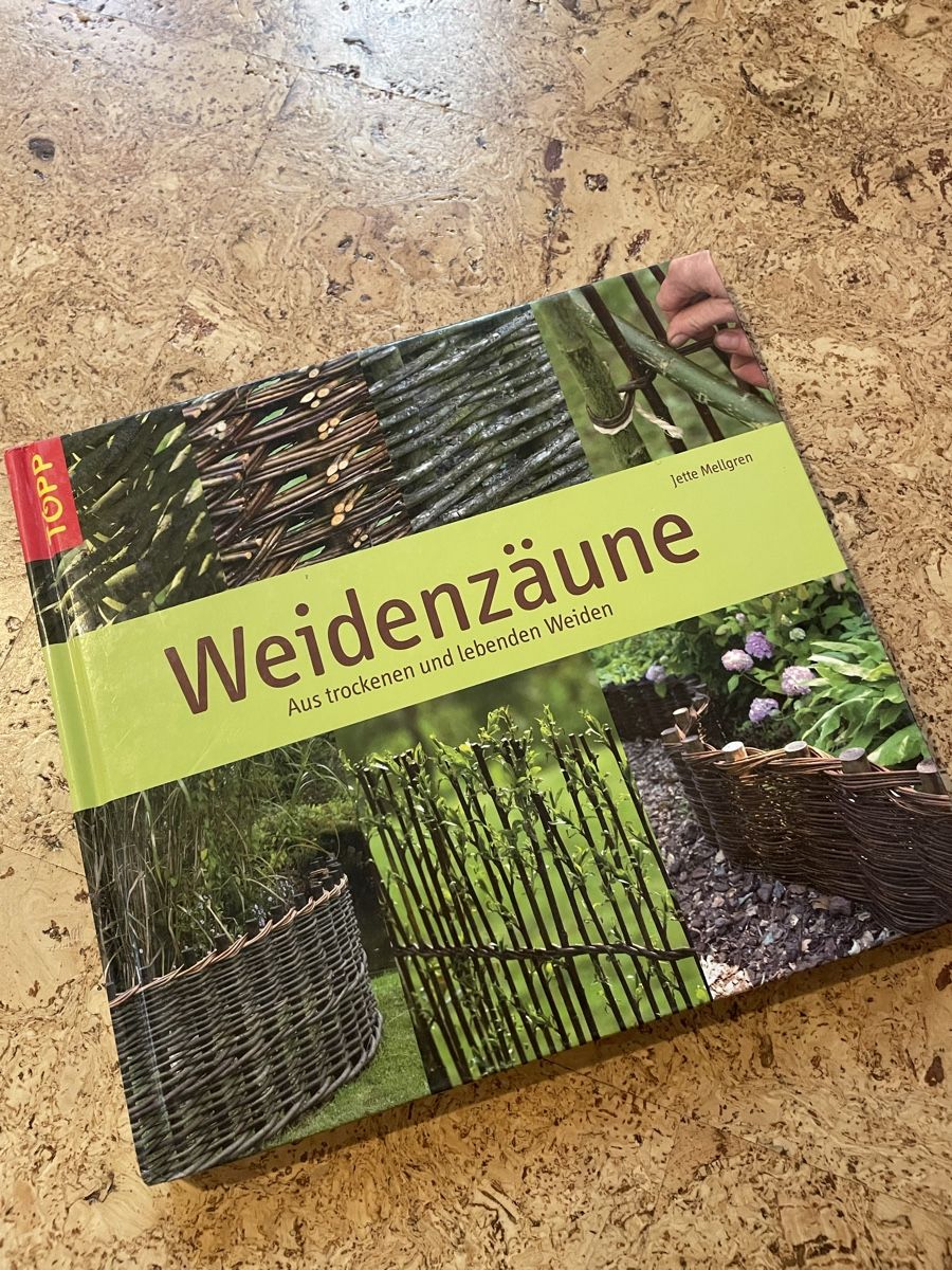 Bücher: Weidenzäune selber machen – Gebraucht aus Alterswil FR von Daria.a