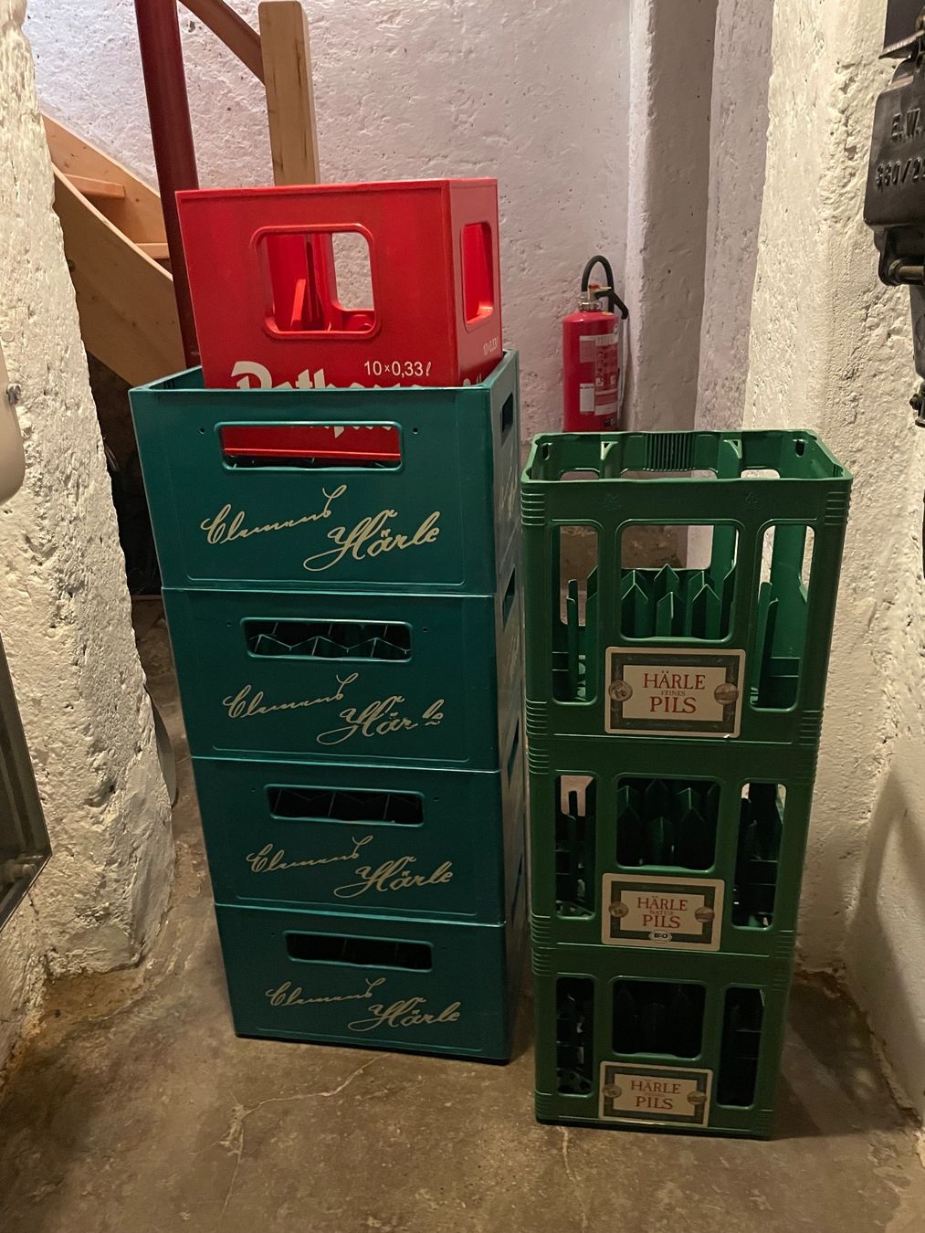 Wein- & Bierkisten: Bier Harassen – Gebraucht aus Basel von Ju_Sa