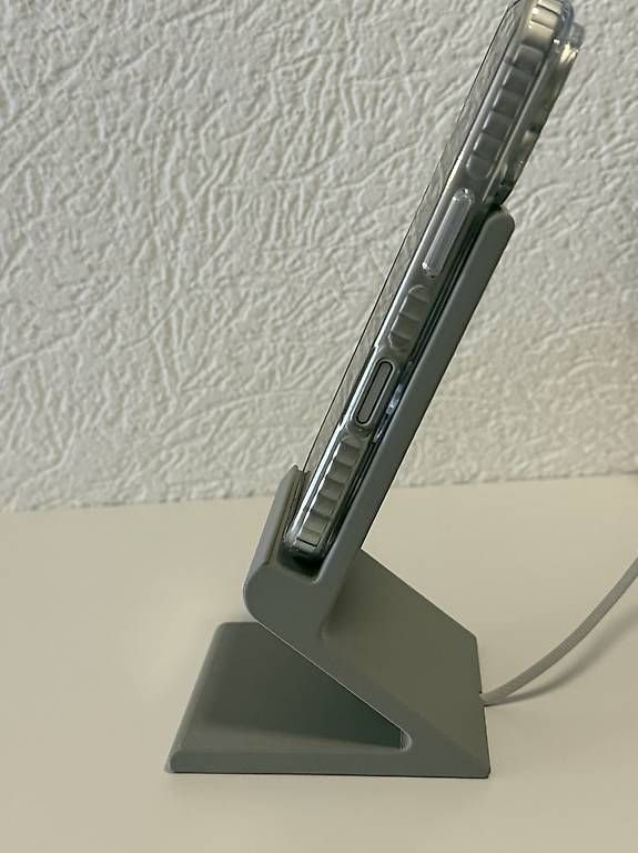 Docking station: Docking pour iPhone ou autre smartphone . – Nuovo (secondo la descrizione) da Ollon VD venduto da reefguard 1
