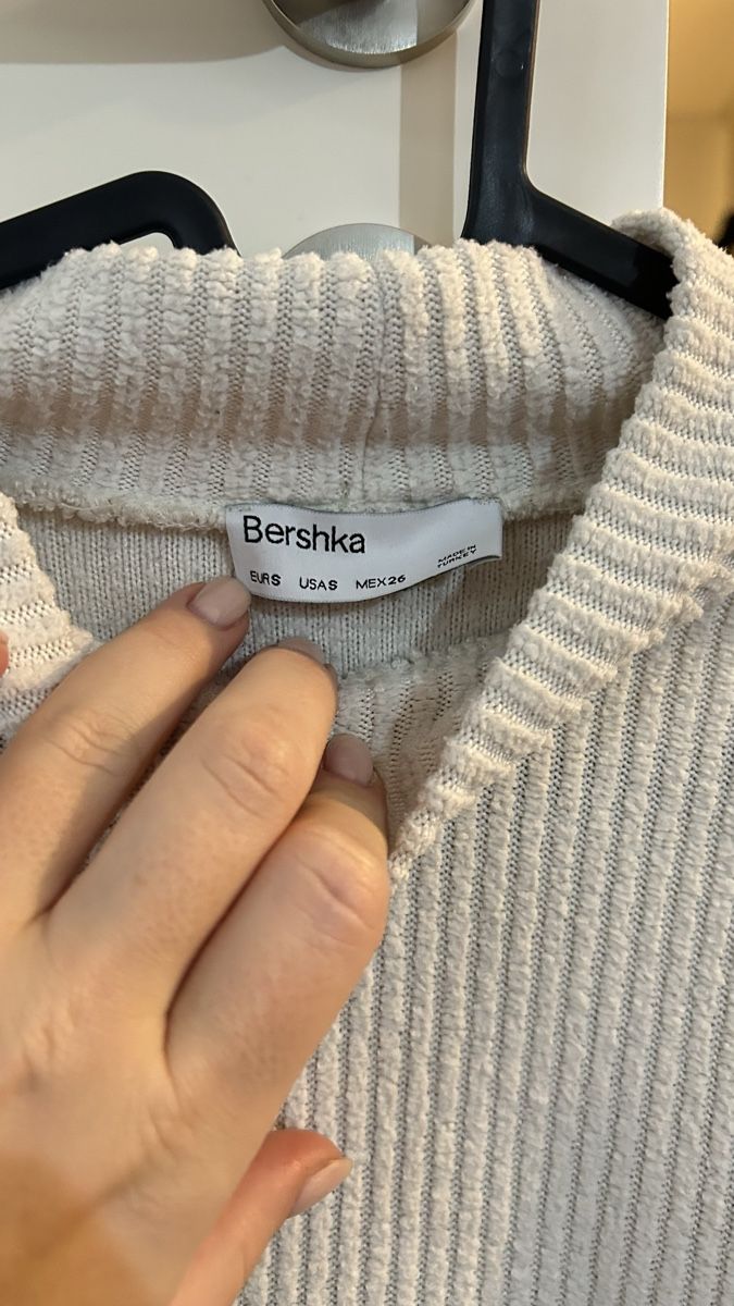 Bershka Maglioni & Felpe: Bershka sweater s – Usato da Zürich venduto da gol_zrr2 2