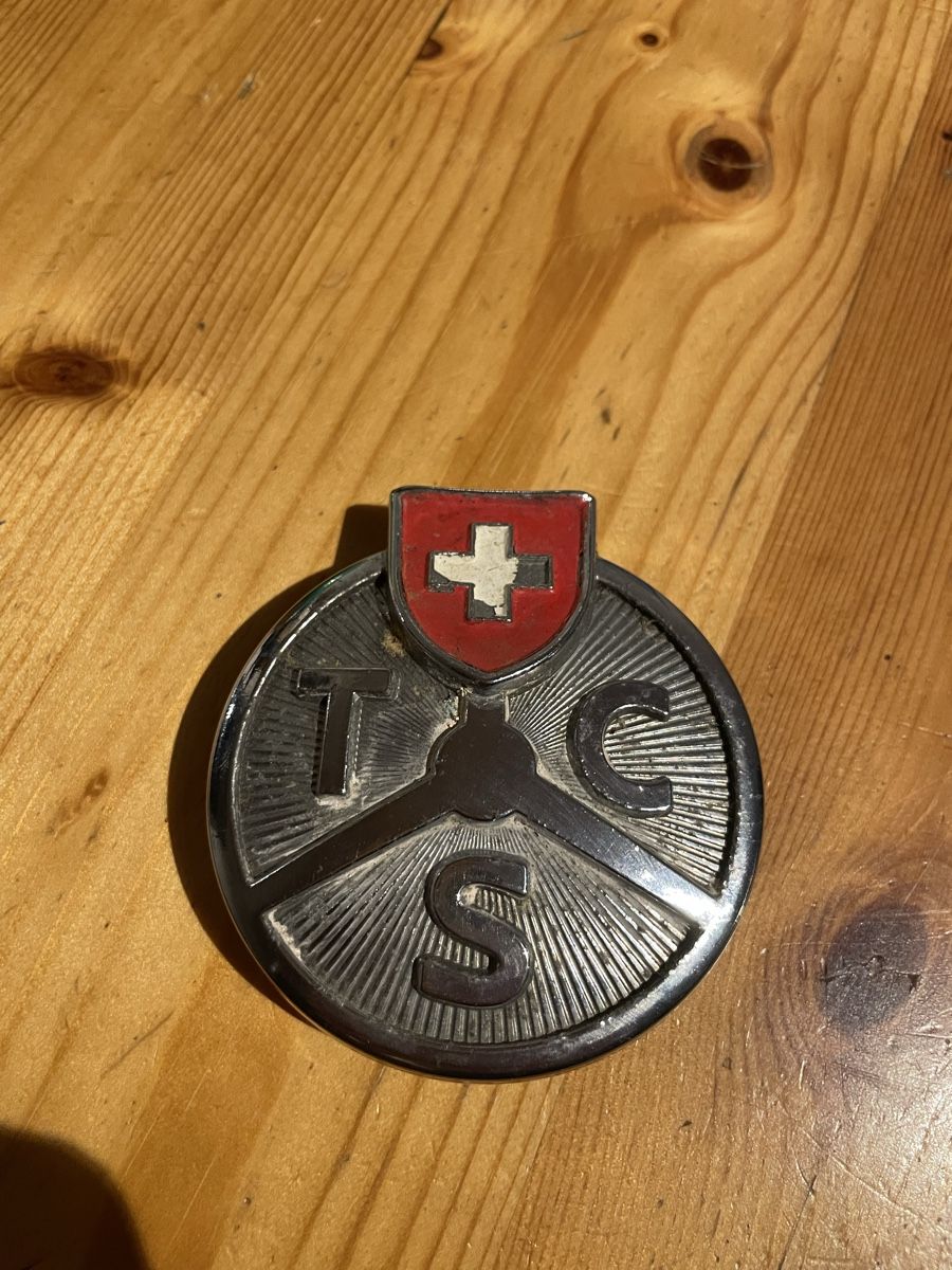 TCS Schilder: Emblem TCS Schweiz Metall – Gebraucht aus Kägiswil von Grizzly007