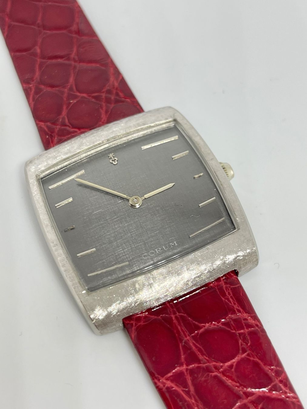 Corum Orologi: Rare Corum Buckingham Tv Screen White Gold 18ct – Usato da Lugano venduto da Superstudiolugano 2